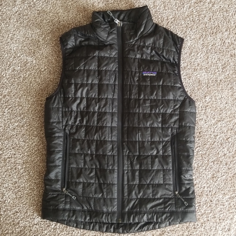 Men's Small North Face vest- black